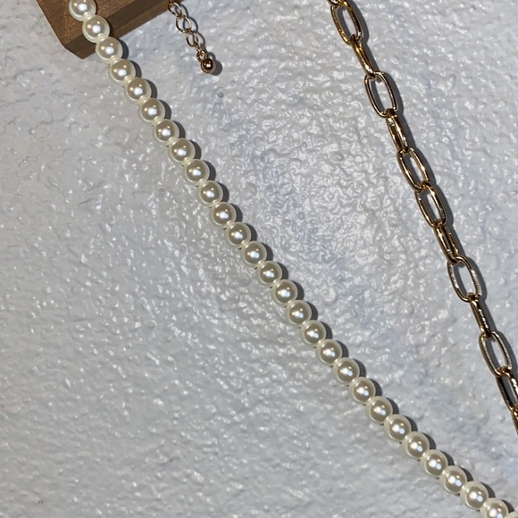 Tilly’s Pearl Coin Necklace - Picture 4 of 4